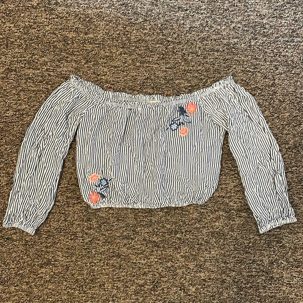 Striped embroidered crop top 💐